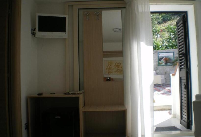 Номер Стандарт Трехместный, B&b Ala Marina