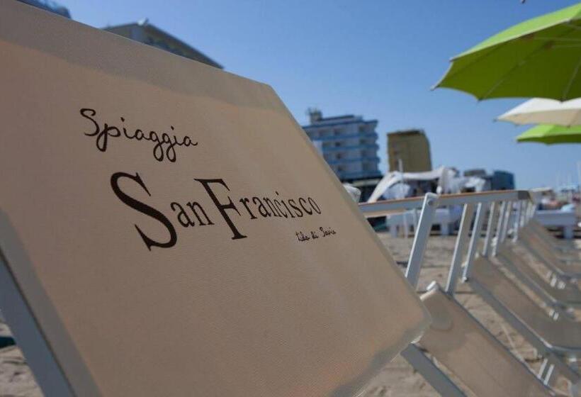 Номер Стандарт с Балконом, San Francisco