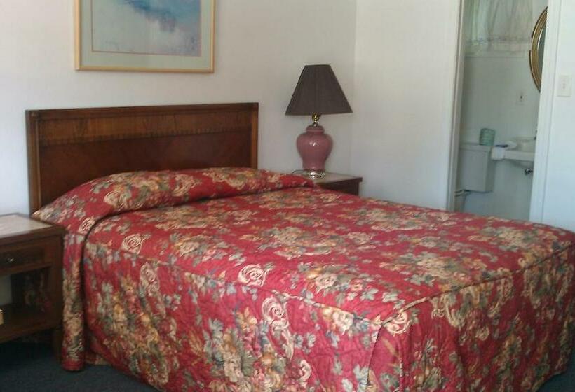 Номер Стандарт, Tallwood Motel Wells