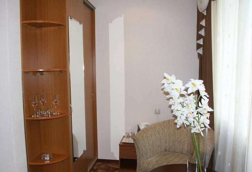 سوییت جونیور, Brigantina