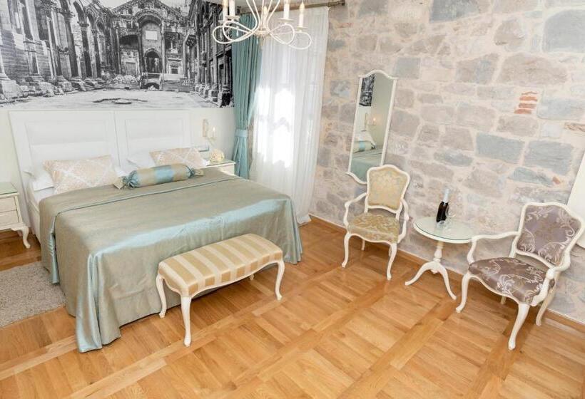 Quarto Superior Cama King, Gothic Palace Heritage