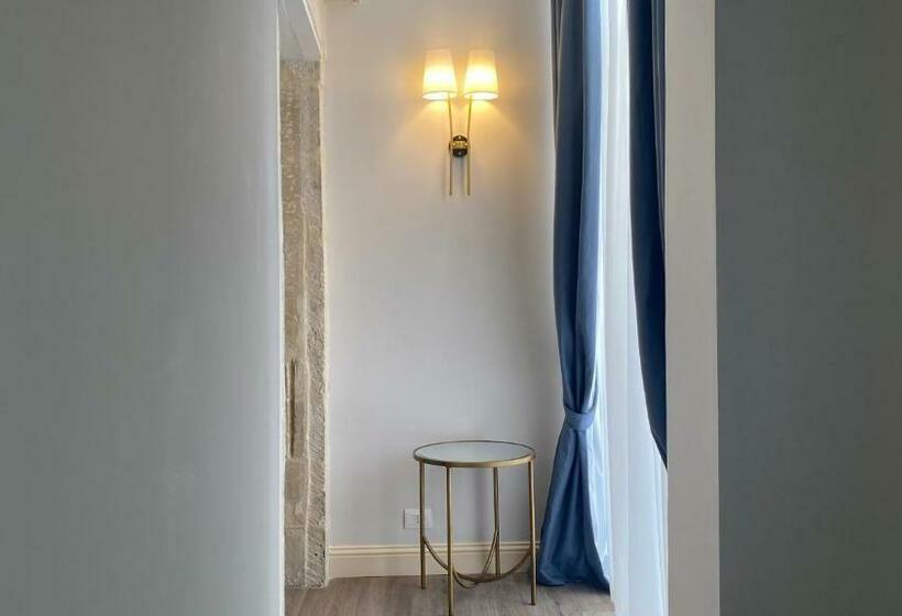 اتاق لوکس با چشم‌انداز دریا, Lanterne Magiche Ortigia Suites