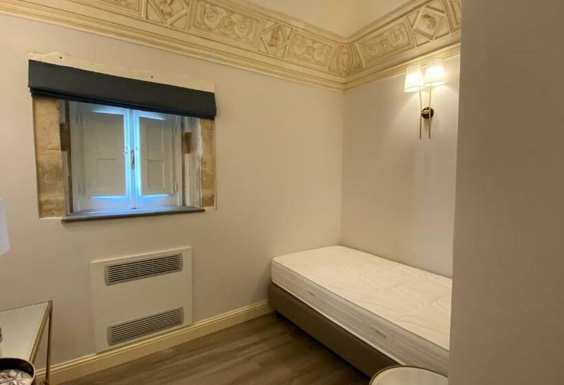 اتاق لوکس با چشم‌انداز دریا, Lanterne Magiche Ortigia Suites
