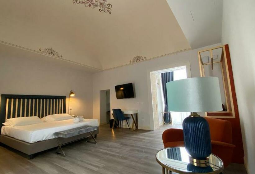 اتاق لوکس با چشم‌انداز دریا, Lanterne Magiche Ortigia Suites