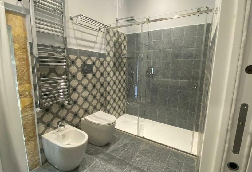 اتاق استاندارد با بالکن, Lanterne Magiche Ortigia Suites