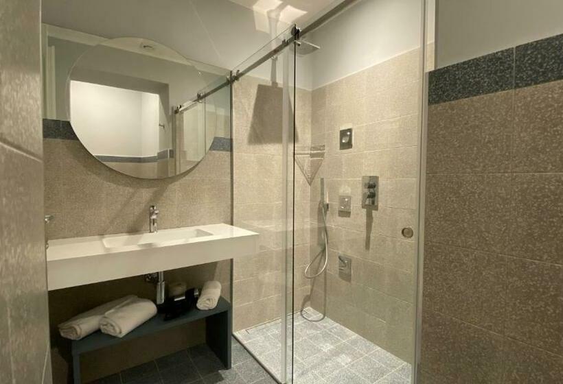 اتاق لوکس با چشم‌انداز دریا, Lanterne Magiche Ortigia Suites