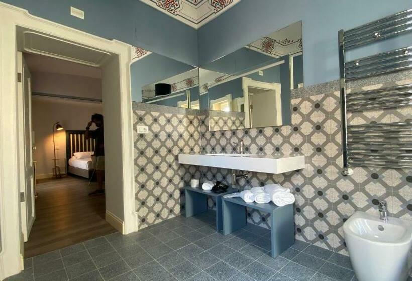 اتاق لوکس با بالکن, Lanterne Magiche Ortigia Suites