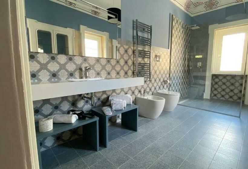 اتاق لوکس با بالکن, Lanterne Magiche Ortigia Suites