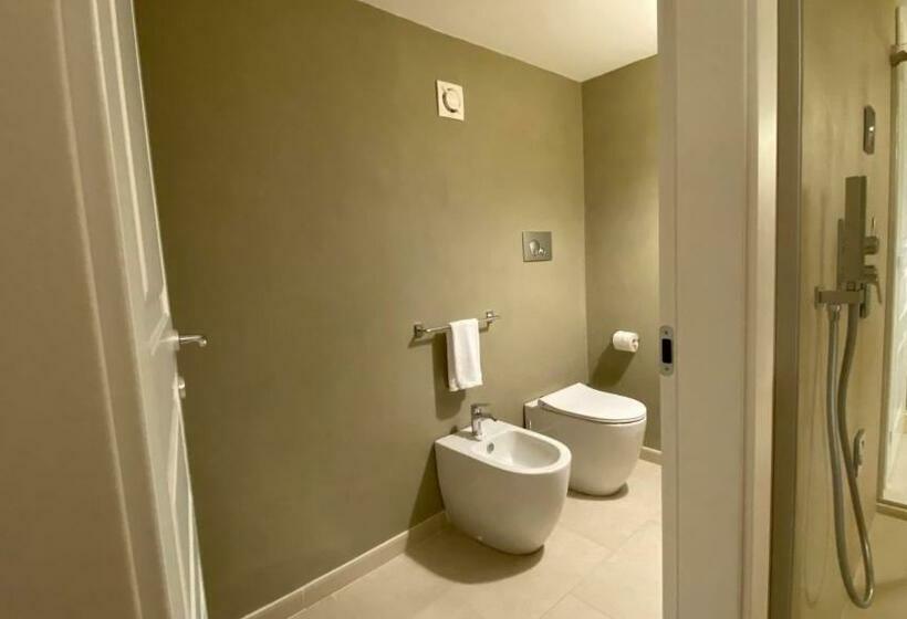 اتاق لوکس با چشم‌انداز دریا, Lanterne Magiche Ortigia Suites