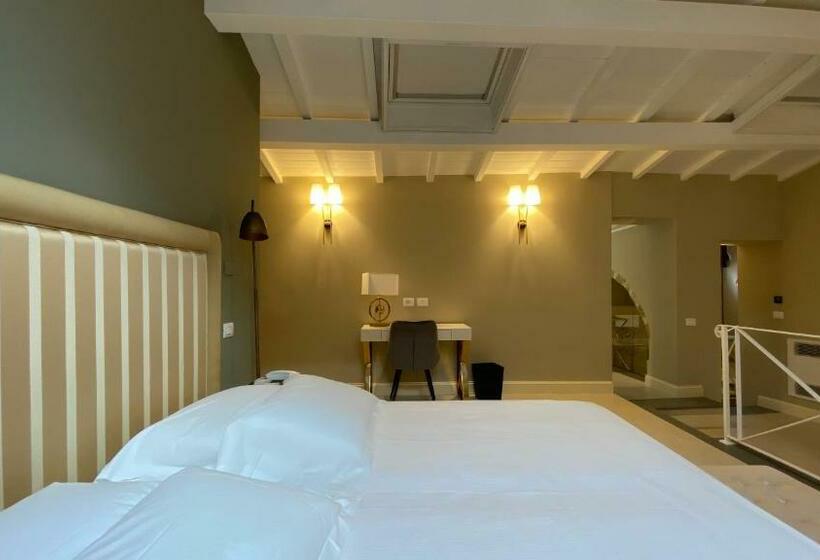 اتاق لوکس با چشم‌انداز دریا, Lanterne Magiche Ortigia Suites