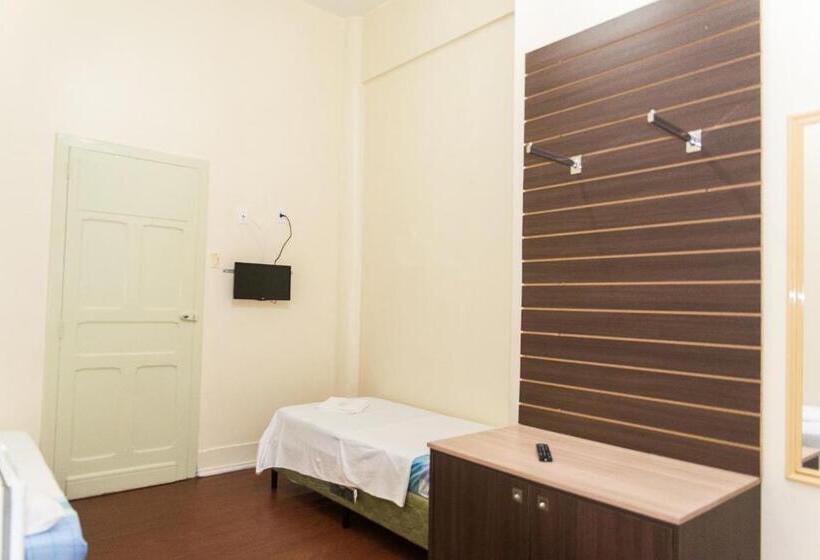 חדר אקונומי לשלושה, Palácio   Próx Ao Hospital Santa Casa