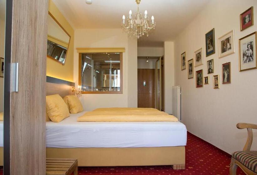Номер Стандарт Вид на Озеро, Villa Desiree   Hotel Garni   Adults Only