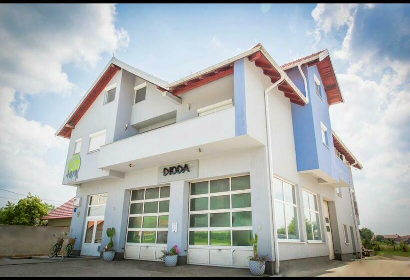 اتاق استاندارد با چشم‌انداز باغ, B&b Tara Garden