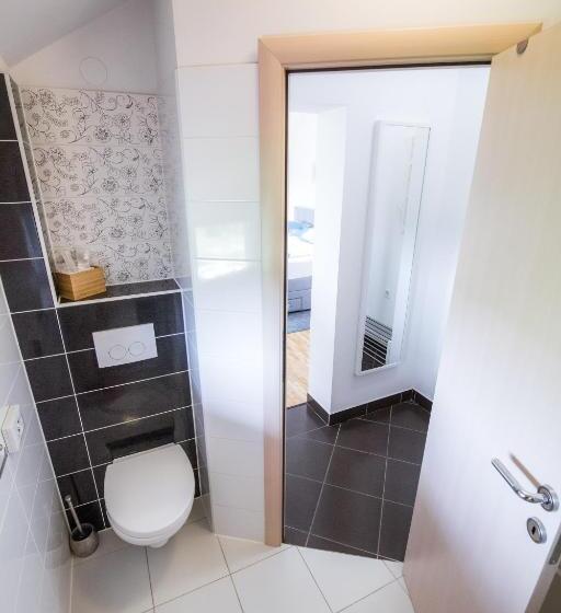 اتاق استاندارد با چشم‌انداز باغ, B&b Tara Garden