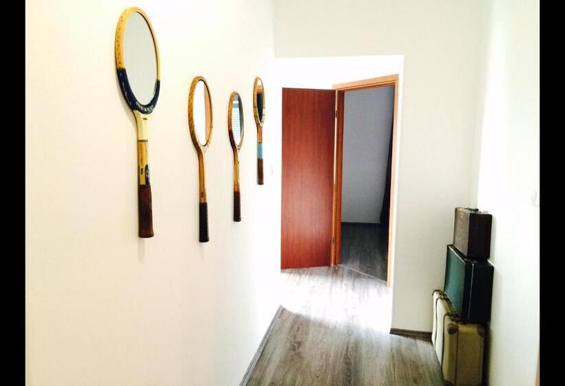آپارتمان 1 خوابه با چشم‌انداز باغ, B&b Tara Garden