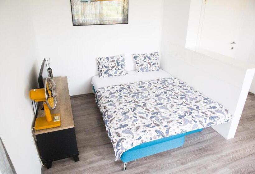آپارتمان 1 خوابه با چشم‌انداز باغ, B&b Tara Garden