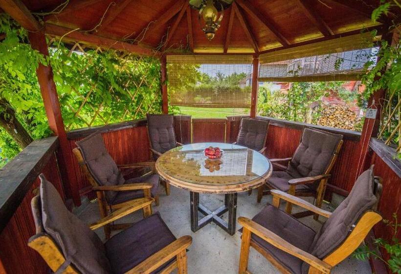 اتاق لوکس با چشم‌انداز, B&b Tara Garden