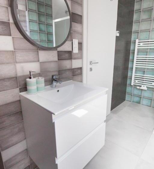 اتاق لوکس با چشم‌انداز, B&b Tara Garden