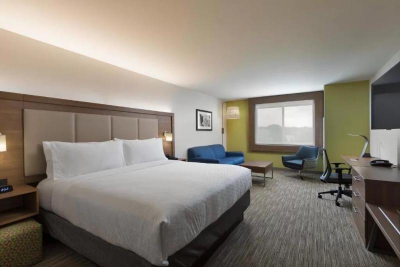 带大床的套房, Holiday Inn Express & Suites   Portland Airport   Cascade Stn, An Ihg