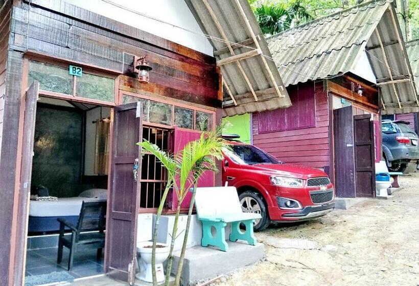 بانگلوی استاندارد, Tuk Tuk Guesthouse