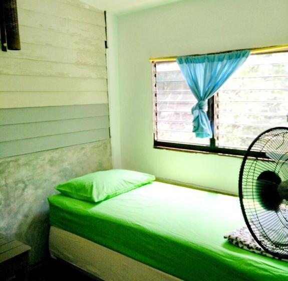 تختخواب در اتاق مشترک, Tuk Tuk Guesthouse
