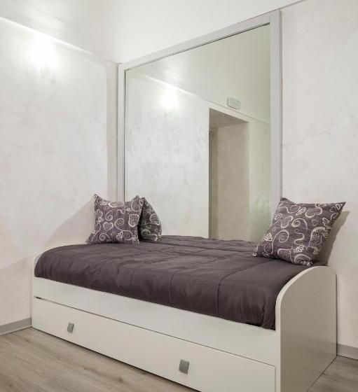 اتاق استاندارد سه نفره, B&b Etnea Palace