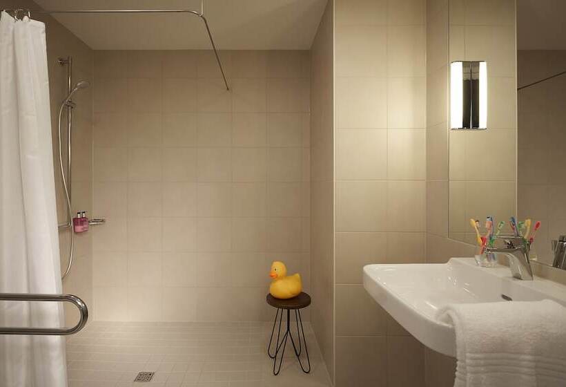 Семейный Номер, Moxy London Stratford