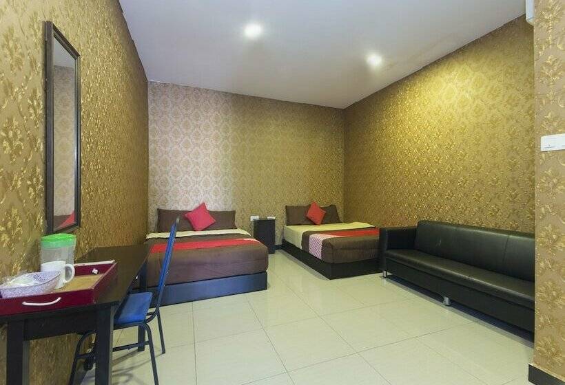 Family Suite, Night Queen