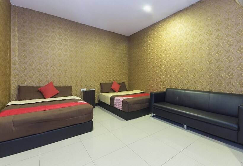 Family Suite, Night Queen