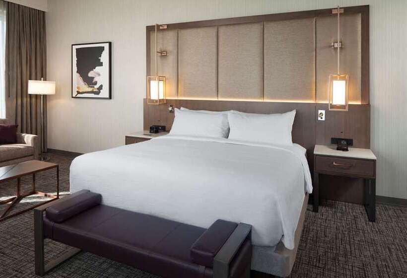 带大床的高级房间, H Hotel Los Angeles, Curio Collection By Hilton