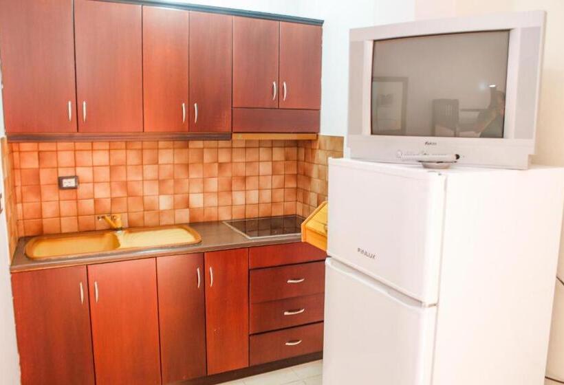 Apartamento 1 Dormitório com Sacada, New Crystal