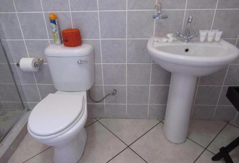 Номер Deluxe, Faces Guesthouse