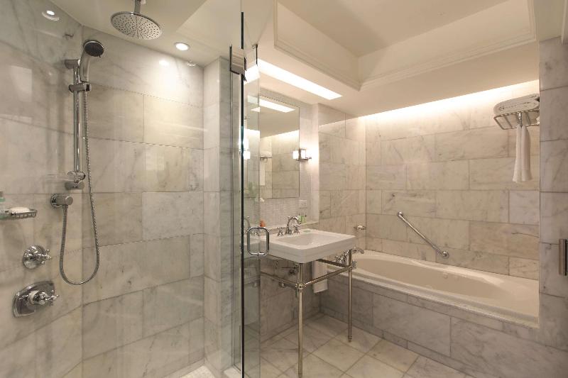 Номер Deluxe, Golden Tulip Essential Makassar