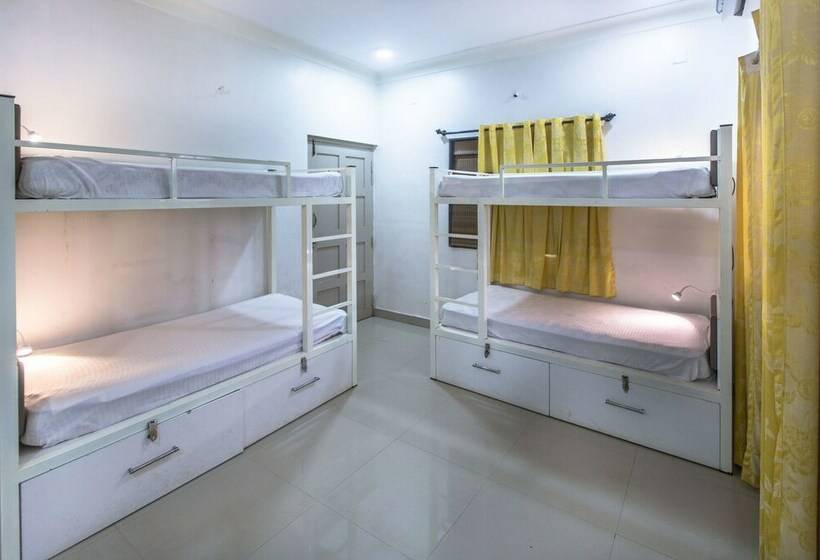Кровать в Общей Комнате, Moustache Goa Cowork Hostel
