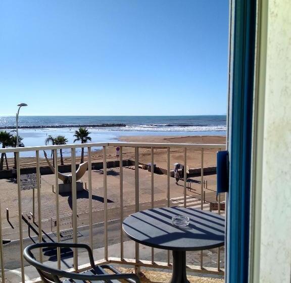 Номер Комфорт, Hôtel De La Mer