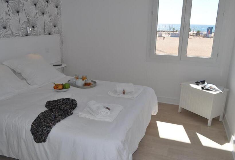 Семейный Номер, Hôtel De La Mer