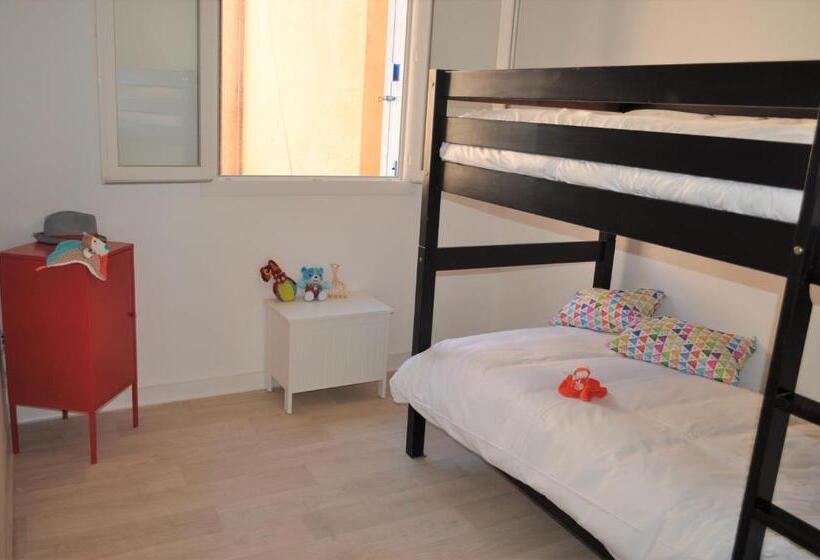 Семейный Номер, Hôtel De La Mer