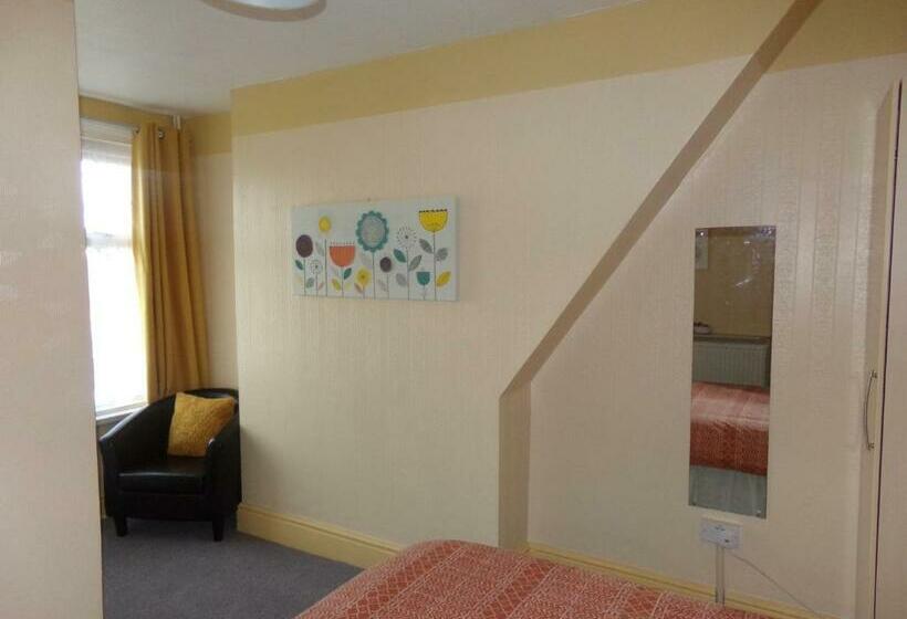 Quarto Estandar, St Annes