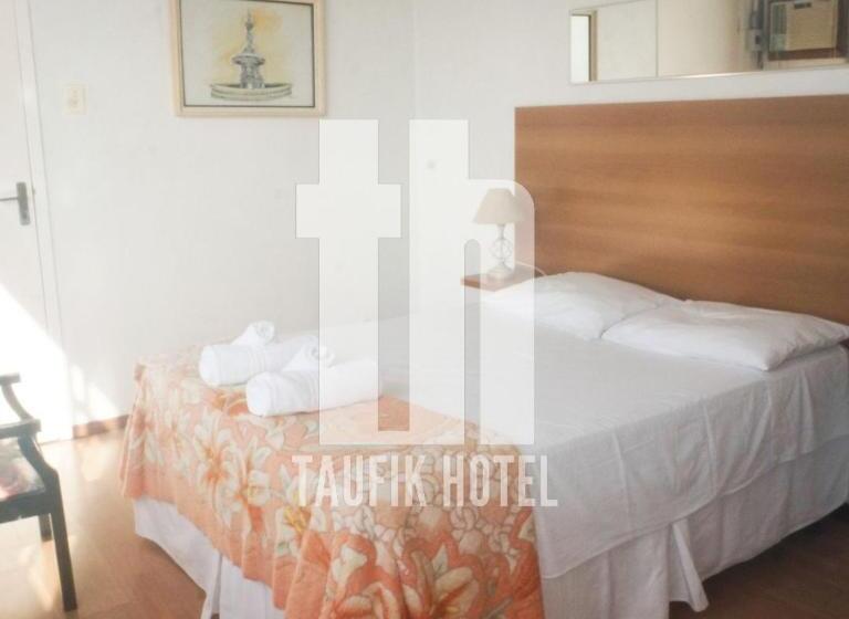 Номер Deluxe, Taufik