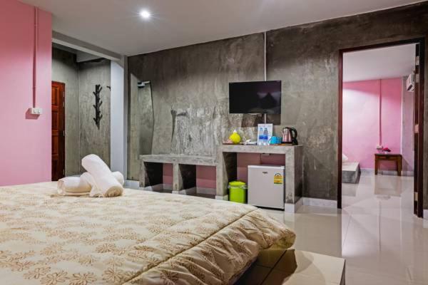 اتاق سوپریور چهار تخته, The Guest Hotel Krabi