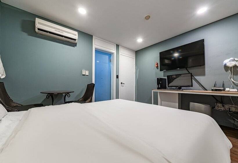 Номер Стандарт, Motel L Amant