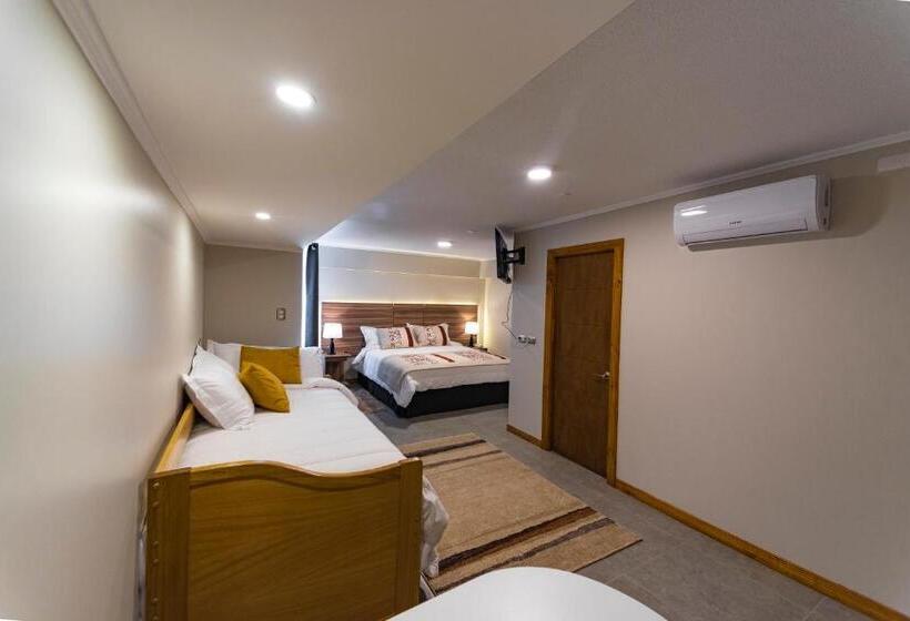 Family Suite, Insigne