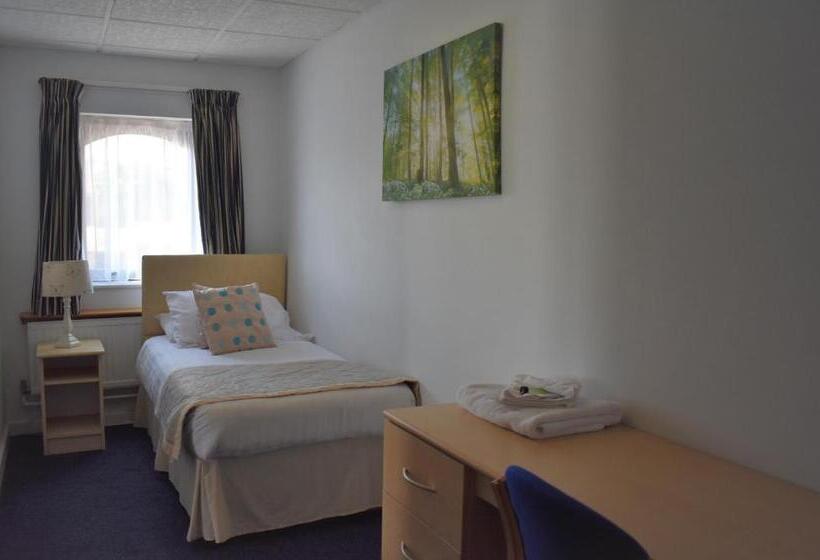 Семейный Номер, Sandown Park Lodge