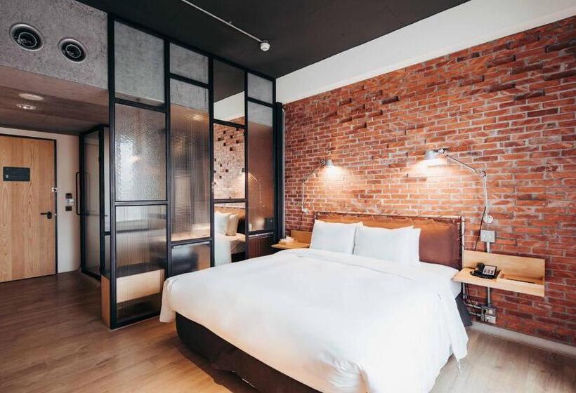 اتاق استاندارد با تخت بزرگ, U.i.j Hotel & Hostel