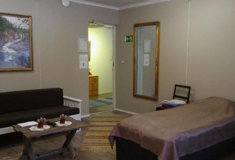 Семейный Номер, Matkustajakoti Kuutamo Guesthouse