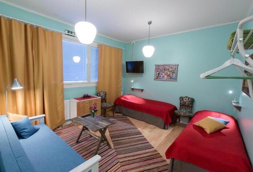 Четырехместный Номер Стандарт, Matkustajakoti Kuutamo Guesthouse
