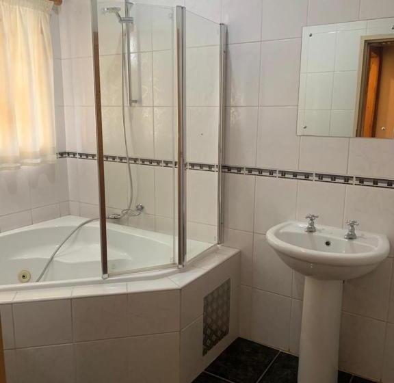 Семейный Номер, Nkwasi Lodge
