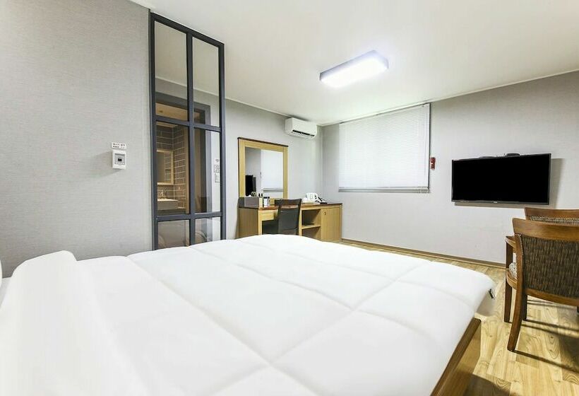 디럭스 룸, Gyeongpodae The Hotel Business