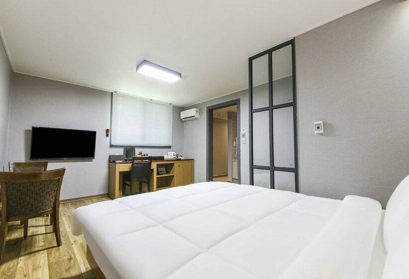 디럭스 룸, Gyeongpodae The Hotel Business