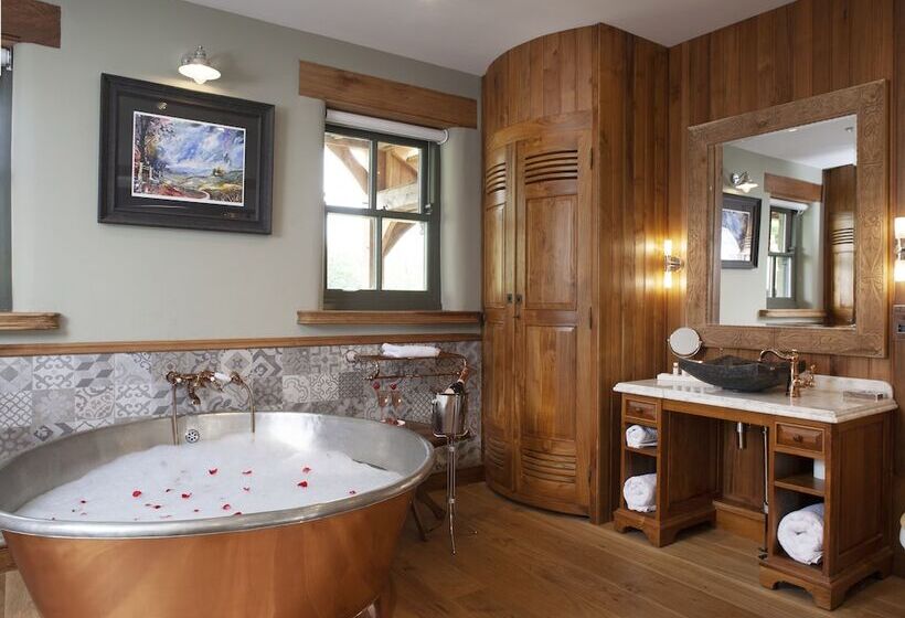 Номер Deluxe, Black Horse Beamish